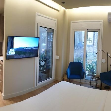 Apartmán Renovated Studio With Roof Garden Access, 15 M Walk To Acropolis Atény Exteriér fotografie